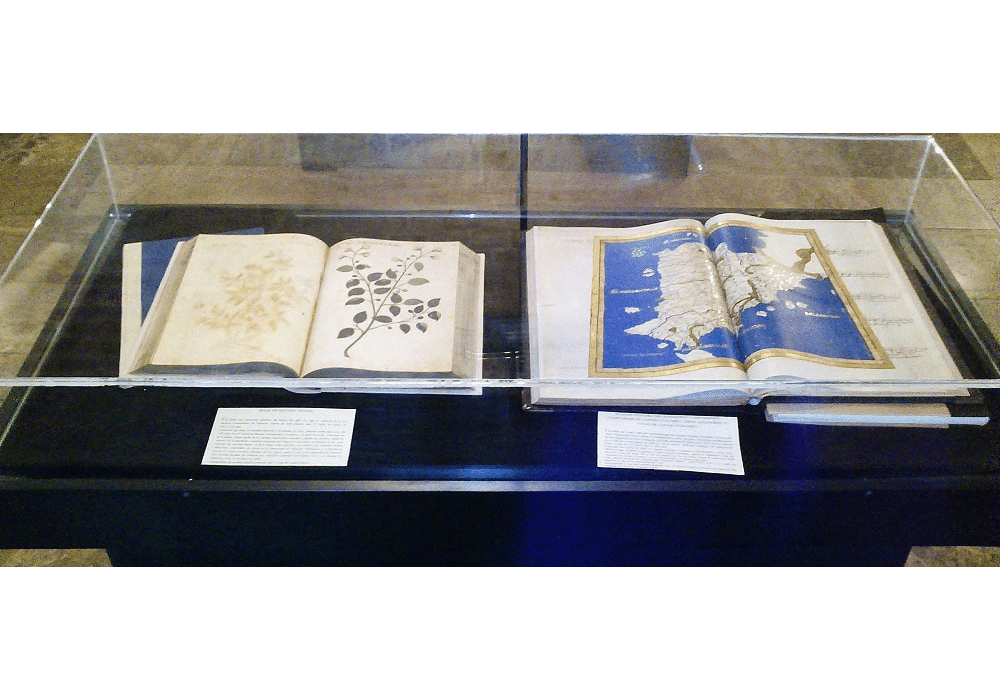 Facsímiles códices Atlas de Historia Natural y Atlas de Ptolomeo