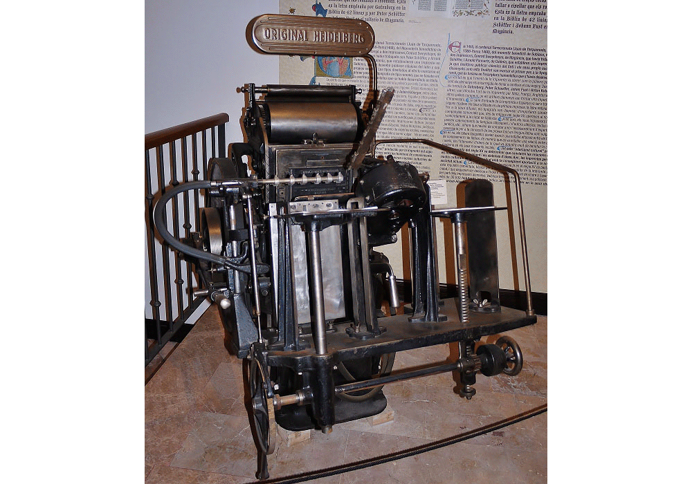 Máquina de imprimir Minerva tipográfica. Tintaje cilíndrico. Automática. Marca Heidelberg. 1923
